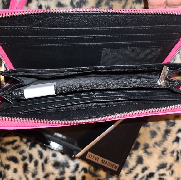 Steve Madden Wallet - Picture 11 of 11